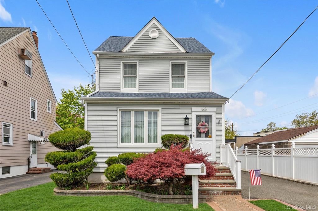 65 Liggett Road, Valley Stream, NY 11581