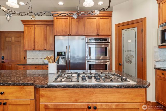 17921 64th Street E, Lake Tapps, WA 98391