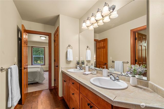 17921 64th Street E, Lake Tapps, WA 98391