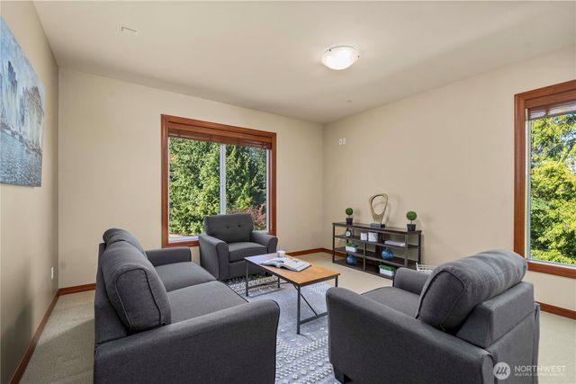 17921 64th Street E, Lake Tapps, WA 98391