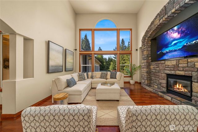 17921 64th Street E, Lake Tapps, WA 98391