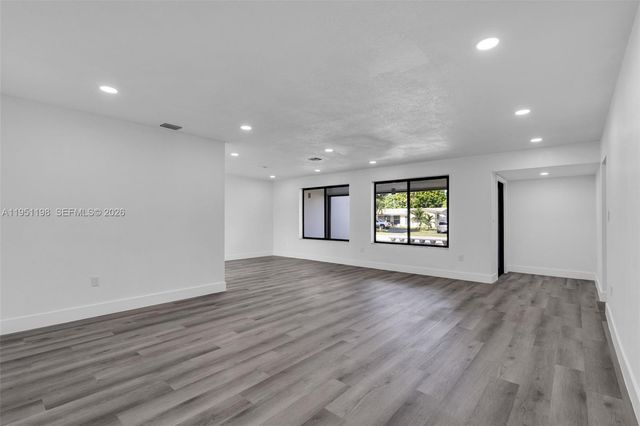 7756 Embassy Blvd, Miramar, FL 33023