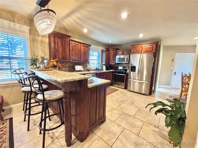 1406 Country Club Road, Mcalester, OK 74501