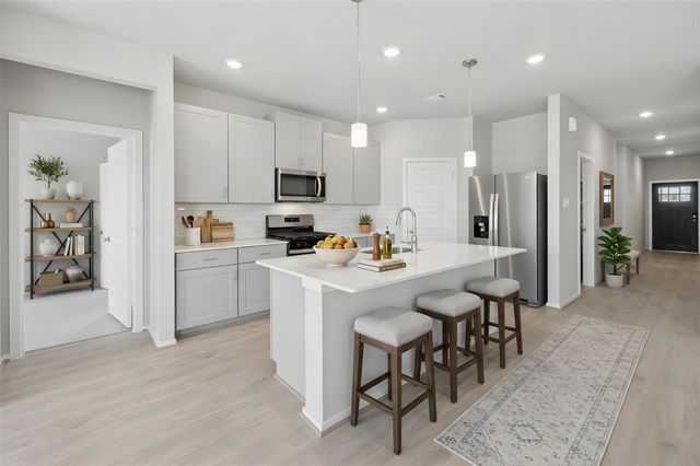 8206 Blackwell Cove Drive, Baytown, TX 77523