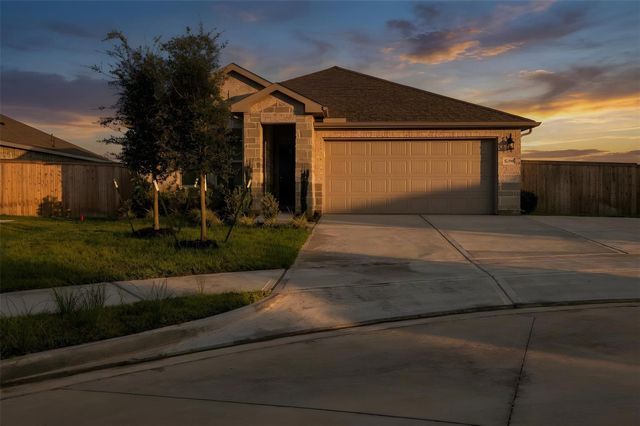 8206 Blackwell Cove Drive, Baytown, TX 77523
