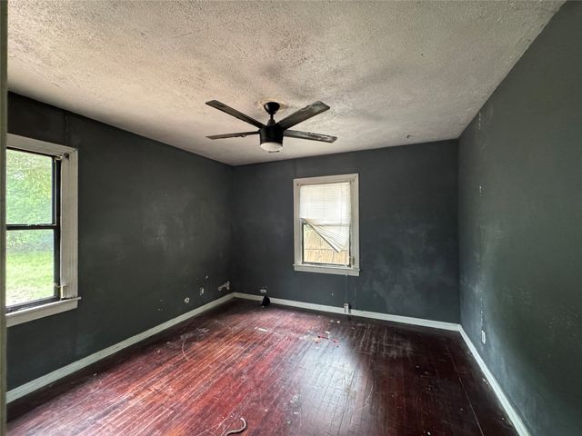 111 Gordon Drive, Terrell, TX 75160