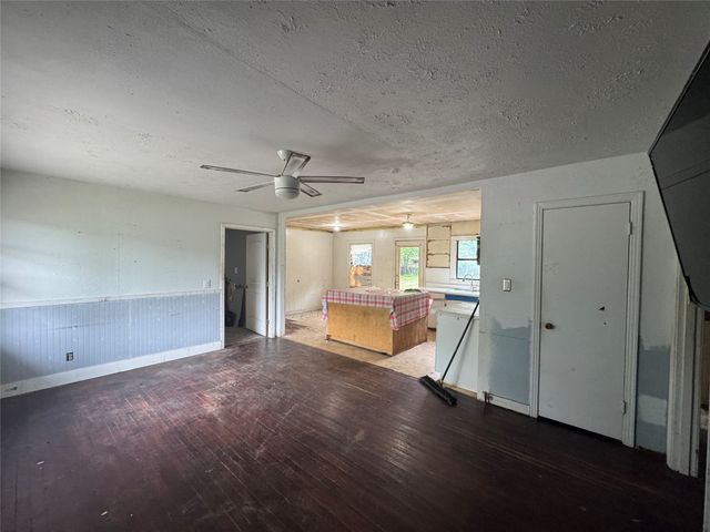 111 Gordon Drive, Terrell, TX 75160