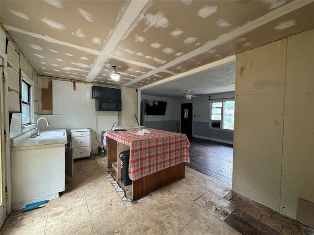 111 Gordon Drive, Terrell, TX 75160