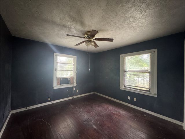111 Gordon Drive, Terrell, TX 75160