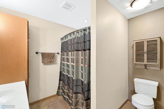 1168 43rd Avenue W, West Fargo, ND 58078