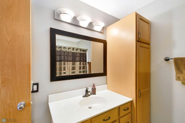 1168 43rd Avenue W, West Fargo, ND 58078