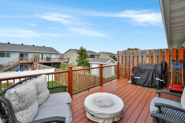 1168 43rd Avenue W, West Fargo, ND 58078