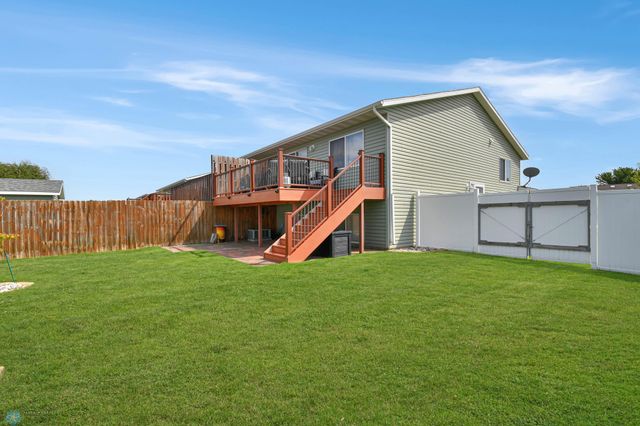 1168 43rd Avenue W, West Fargo, ND 58078