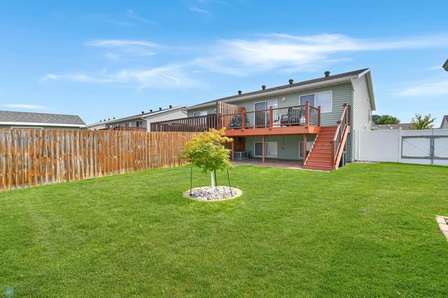 1168 43rd Avenue W, West Fargo, ND 58078