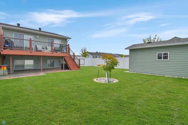 1168 43rd Avenue W, West Fargo, ND 58078