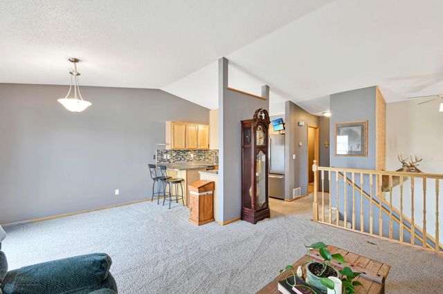 1168 43rd Avenue W, West Fargo, ND 58078