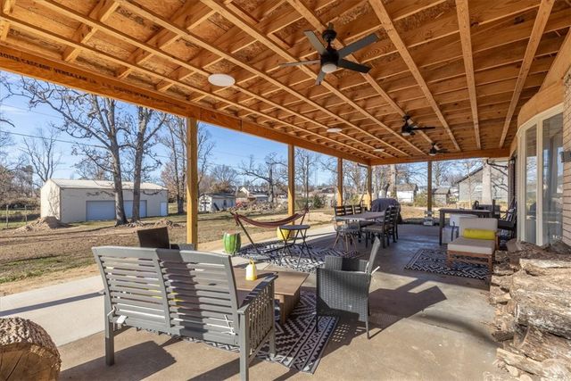 2002 17th Street, Rogers, AR 72758