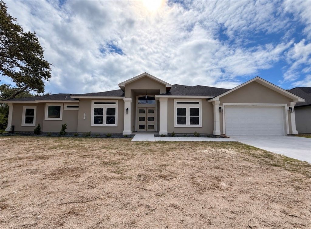 104 Oakmont Dr, Rockport, TX 78382 — exterior