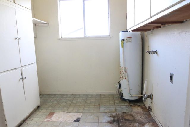 1789 Beverly Ave, Olivehurst, CA 95961