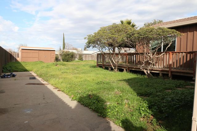 1789 Beverly Ave, Olivehurst, CA 95961