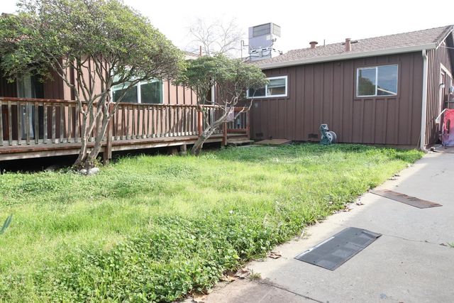 1789 Beverly Ave, Olivehurst, CA 95961