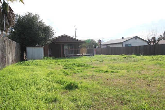 1789 Beverly Ave, Olivehurst, CA 95961