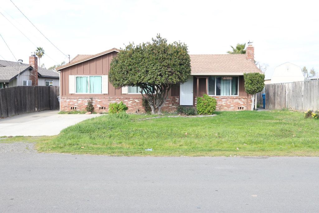 1789 Beverly Ave, Olivehurst, CA 95961