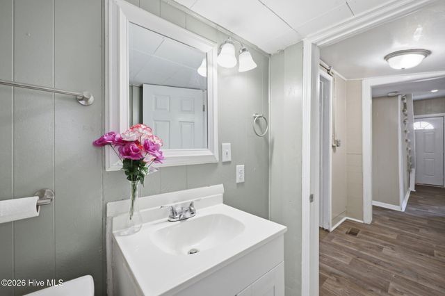 305 S Mcdaniel Street, Kinston, NC 28501