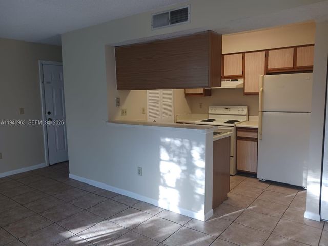 1239 SW 46th Avenue 903, Pompano Beach, FL 33069