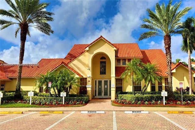 1239 SW 46th Avenue 903, Pompano Beach, FL 33069