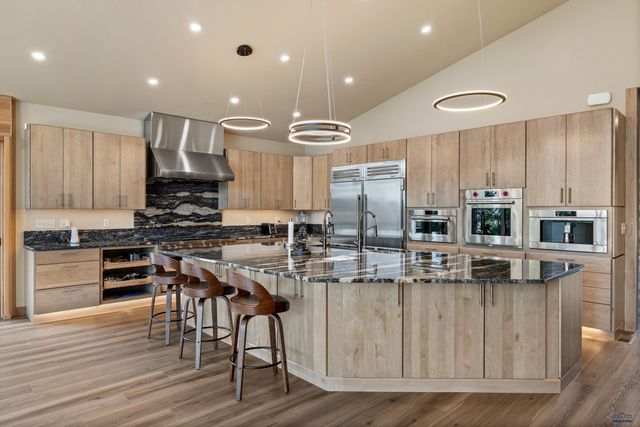 11829 VALLEY VIEW CIRCLE, Spearfish, SD 57783