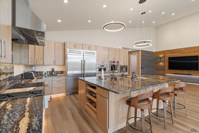 11829 VALLEY VIEW CIRCLE, Spearfish, SD 57783