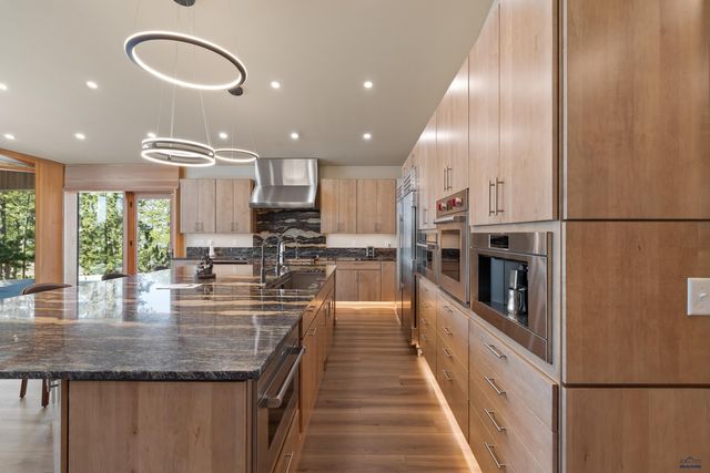 11829 VALLEY VIEW CIRCLE, Spearfish, SD 57783