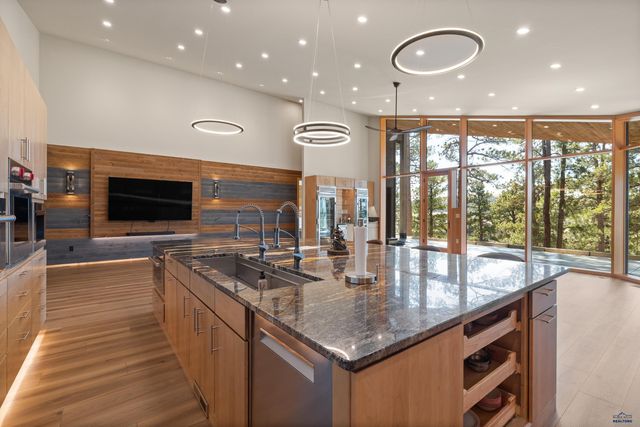 11829 VALLEY VIEW CIRCLE, Spearfish, SD 57783