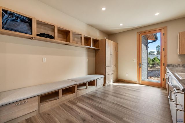 11829 VALLEY VIEW CIRCLE, Spearfish, SD 57783