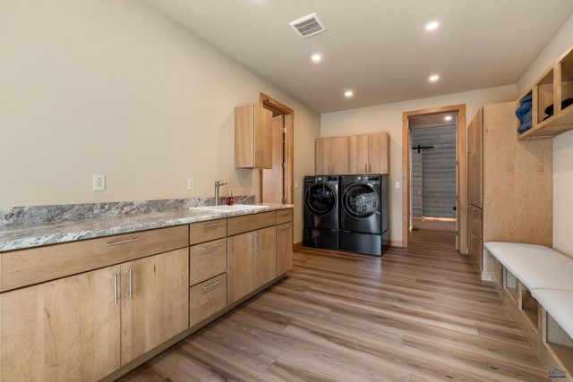 11829 VALLEY VIEW CIRCLE, Spearfish, SD 57783