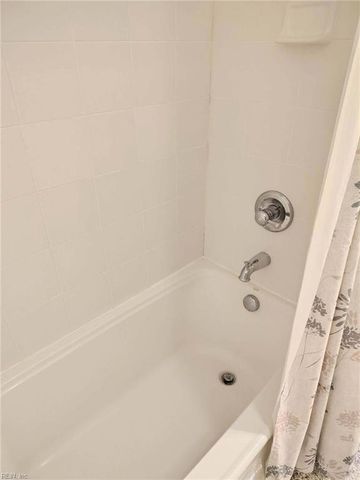 623 Roland DR, Norfolk, VA 23509