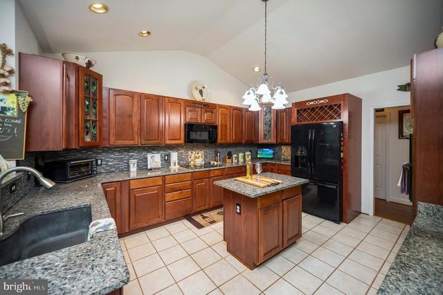 5501 HICKORY TREE LN, Mineral, VA 23117