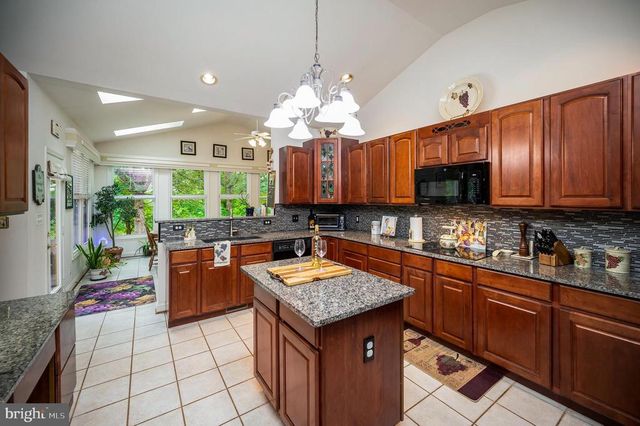 5501 HICKORY TREE LN, Mineral, VA 23117