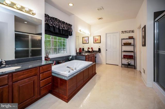 5501 HICKORY TREE LN, Mineral, VA 23117