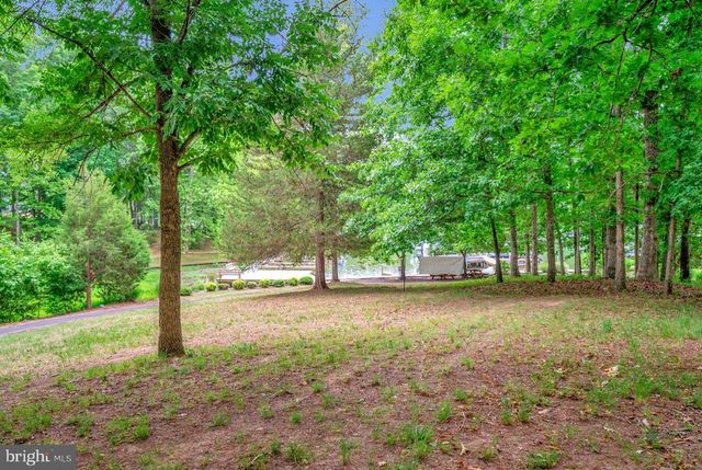 5501 HICKORY TREE LN, Mineral, VA 23117