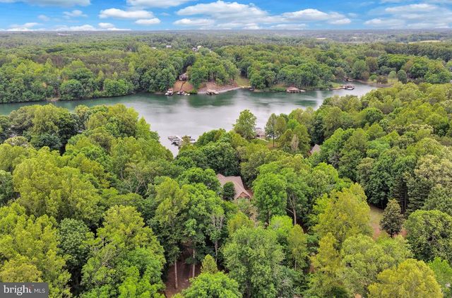 5501 HICKORY TREE LN, Mineral, VA 23117