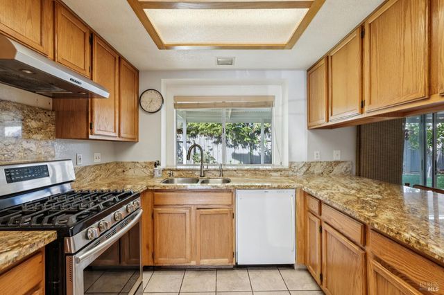 2950 Gammon Ct, Fairfield, CA 94533