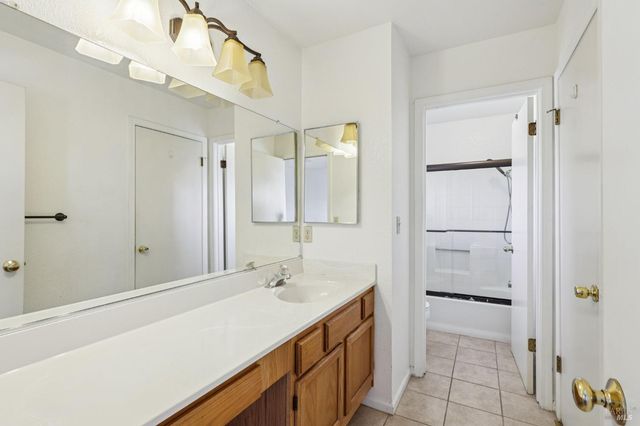 2950 Gammon Ct, Fairfield, CA 94533