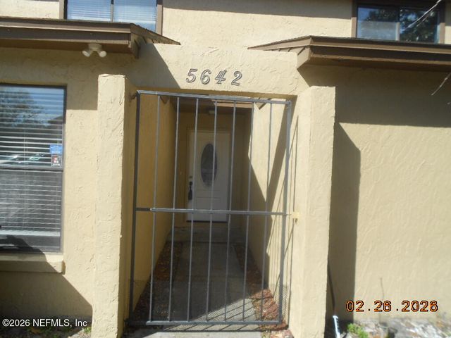 5642 PINEBAY Circle S, Jacksonville, FL 32244