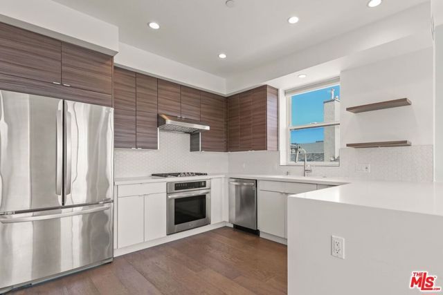 935 N Hudson Avenue 401, Los Angeles, CA 90038