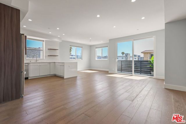 935 N Hudson Avenue 401, Los Angeles, CA 90038