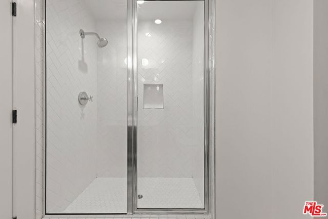 935 N Hudson Avenue 401, Los Angeles, CA 90038