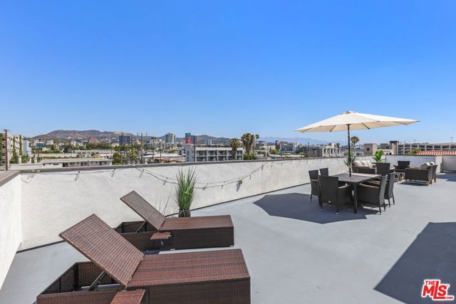 935 N Hudson Avenue 401, Los Angeles, CA 90038