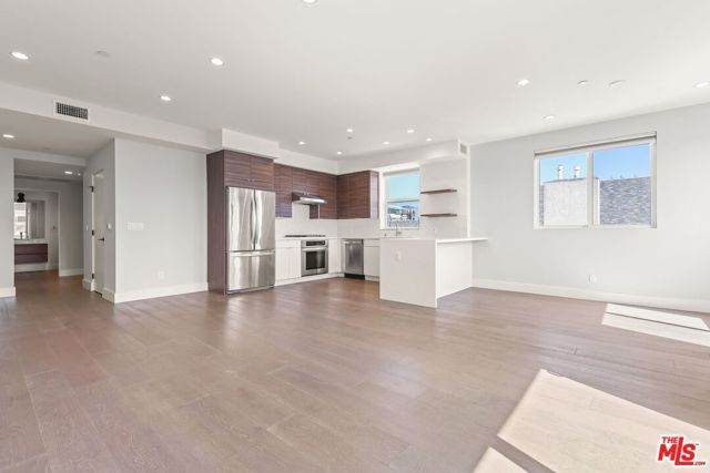 935 N Hudson Avenue 401, Los Angeles, CA 90038